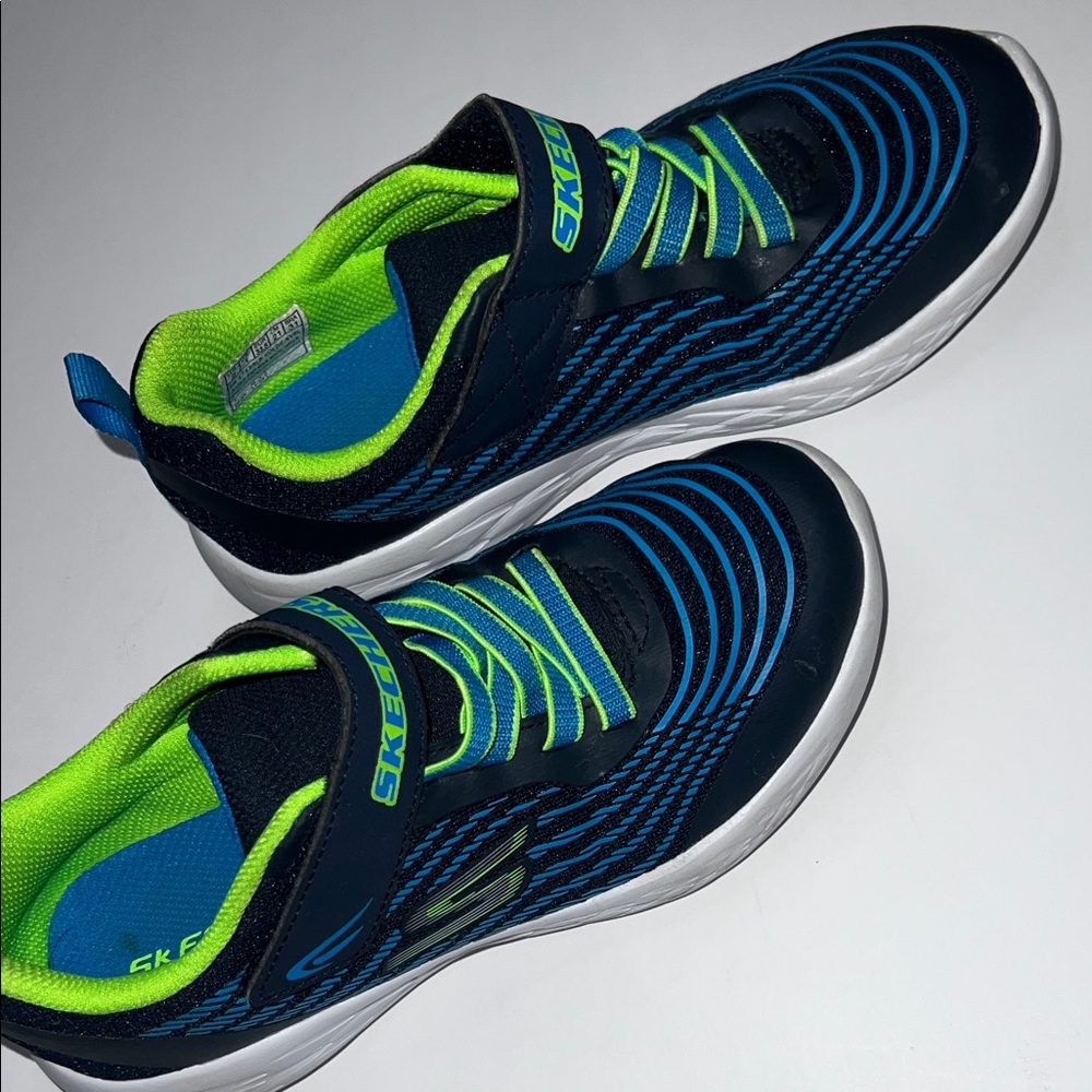 Skechers Blue and Neon Green Kids' size 2 - Picture 7 of 9